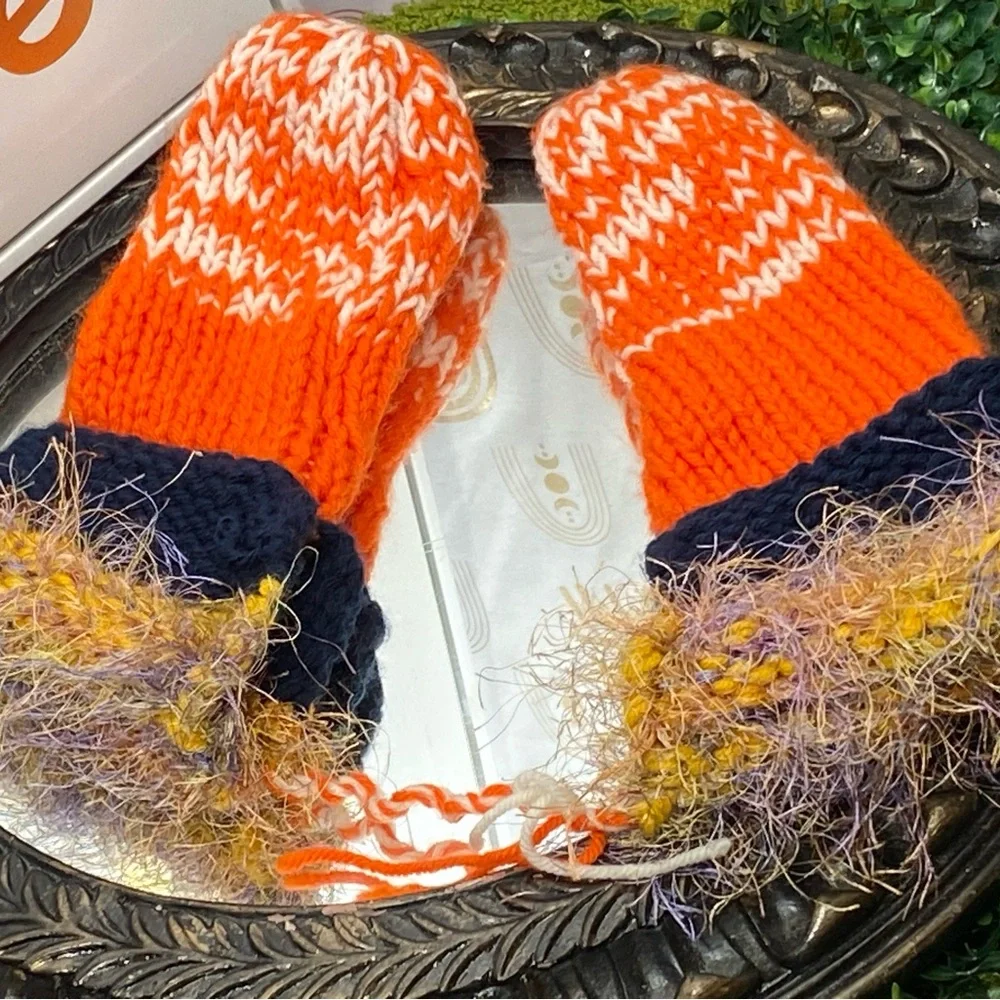 Vibrant Knit Mittens with Fluffy Trim